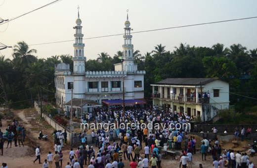 Basheer body being taken to Kulur mosque